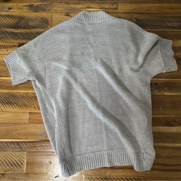 Grey Knitted Short Sleeve Cartigan - Picture 2 of 8